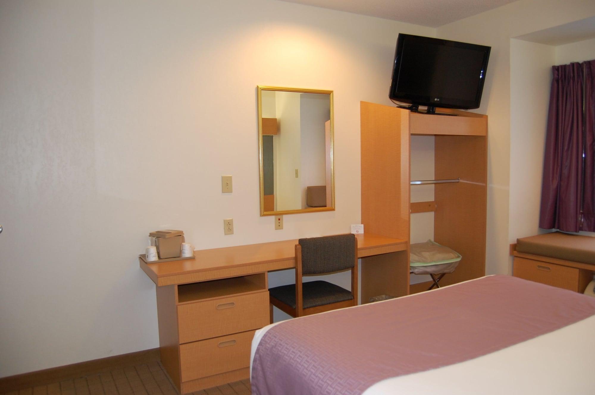 Microtel Inn & Suites By Wyndham Plattsburgh Esterno foto