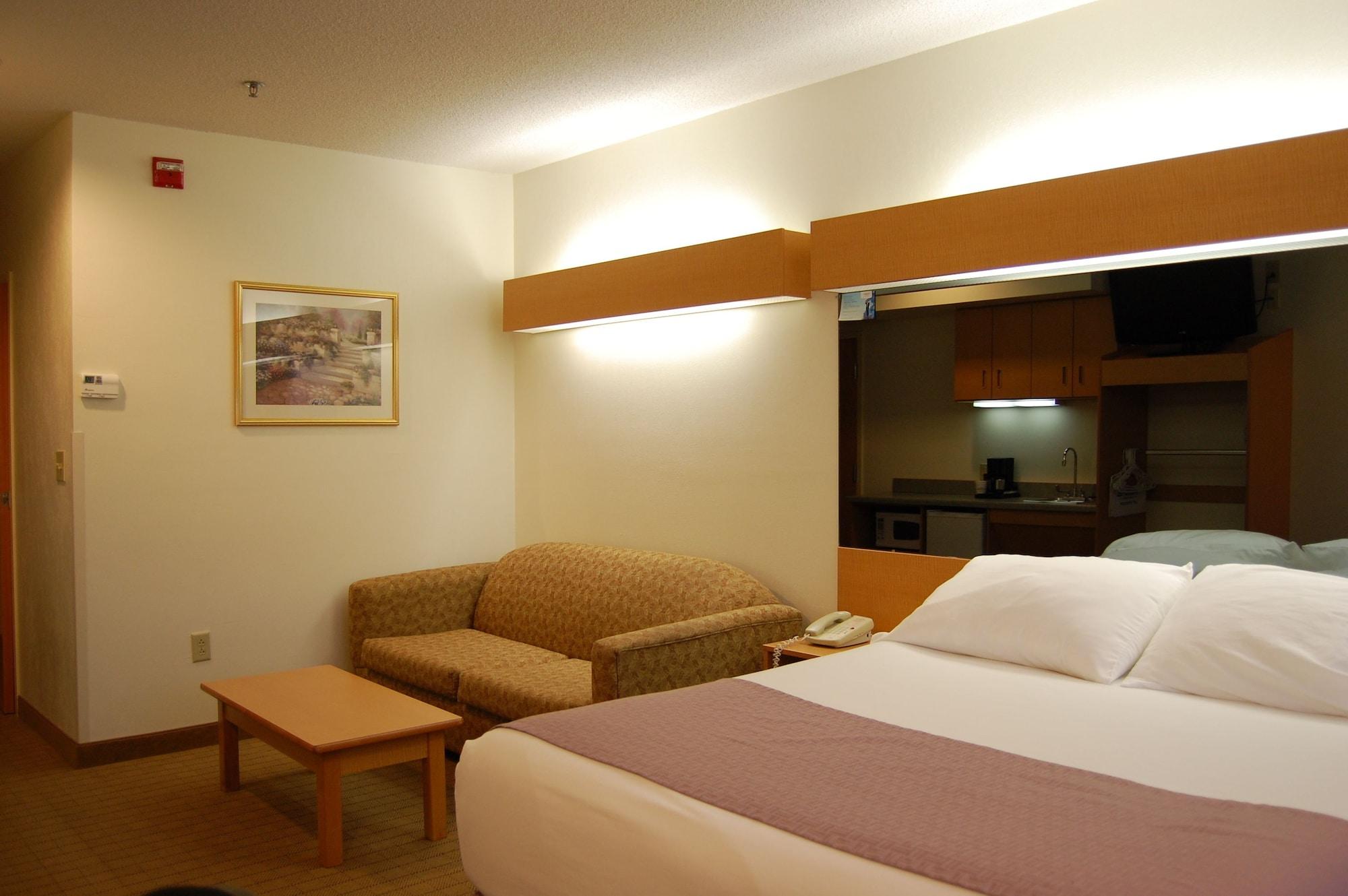 Microtel Inn & Suites By Wyndham Plattsburgh Esterno foto