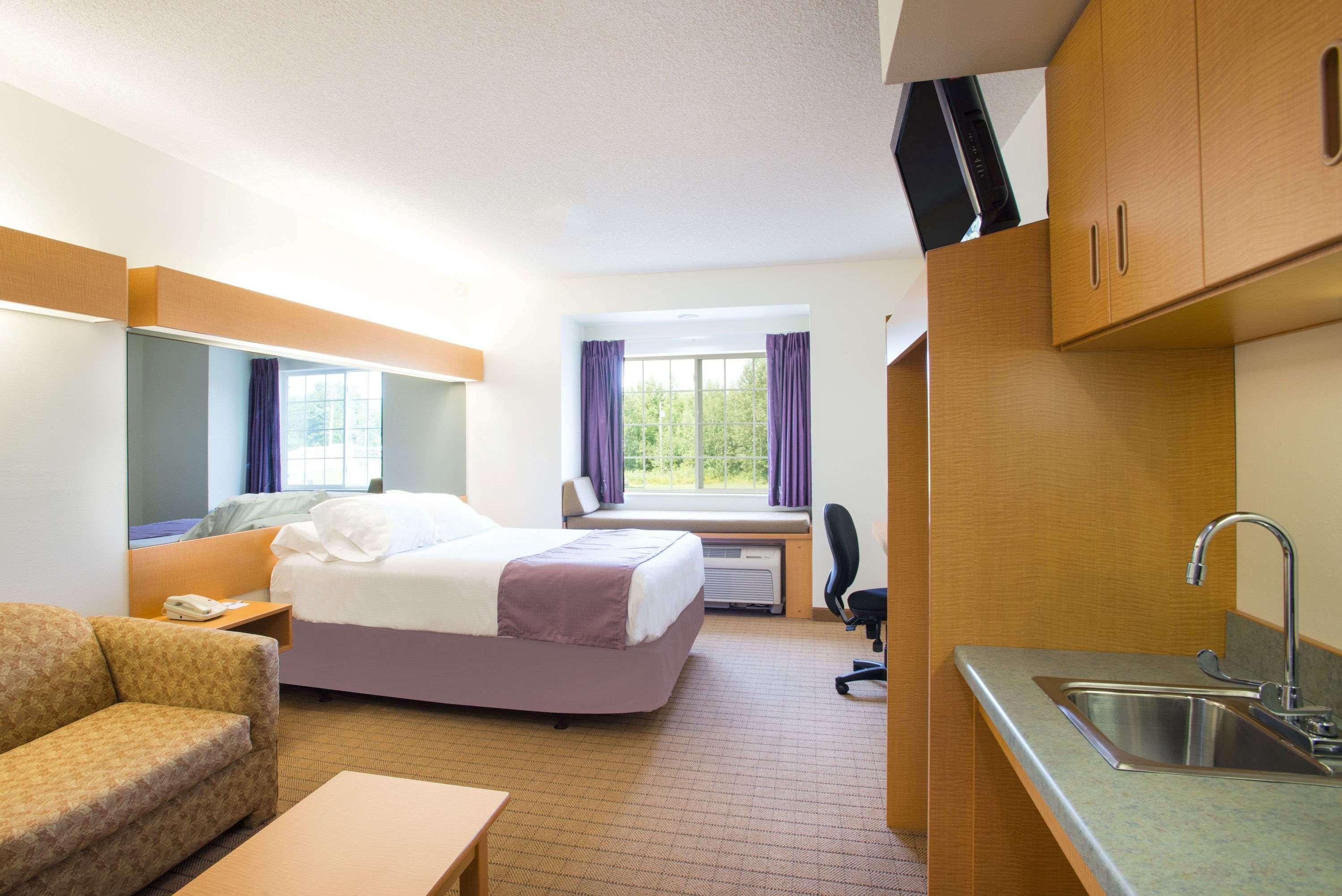 Microtel Inn & Suites By Wyndham Plattsburgh Esterno foto