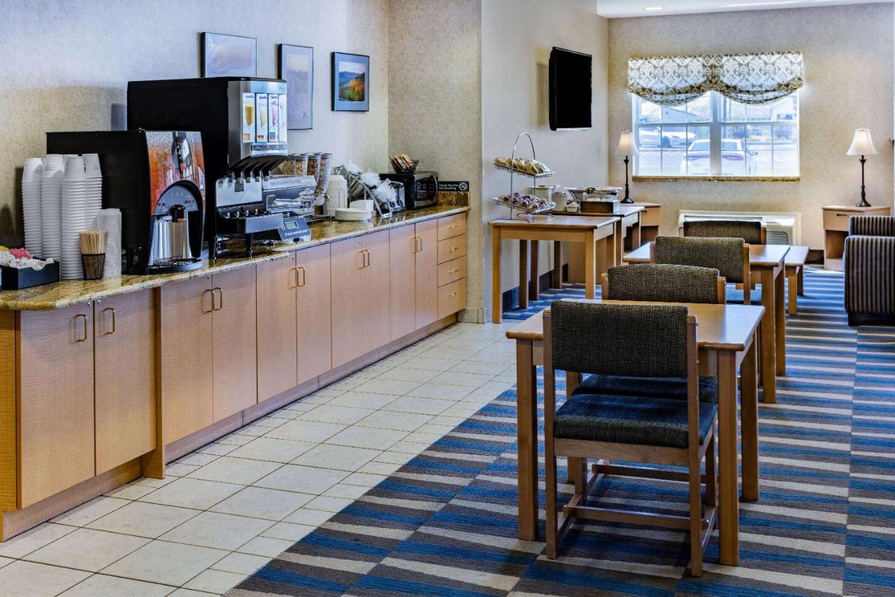 Microtel Inn & Suites By Wyndham Plattsburgh Esterno foto