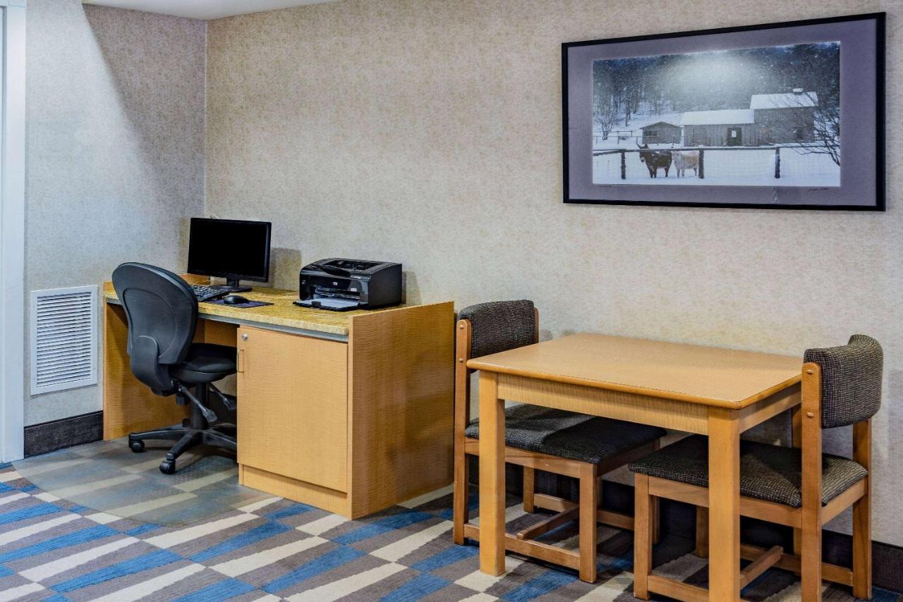 Microtel Inn & Suites By Wyndham Plattsburgh Esterno foto