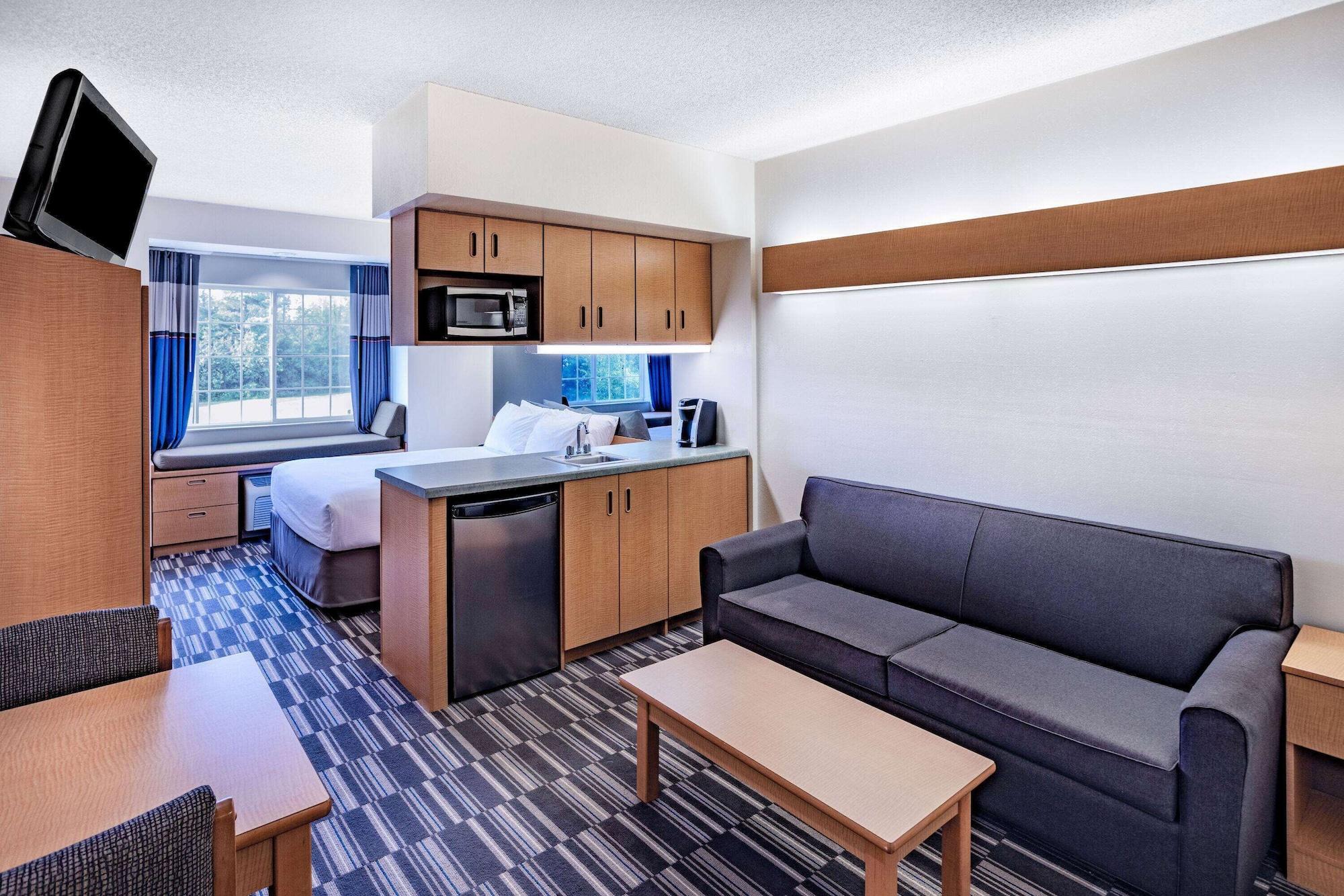 Microtel Inn & Suites By Wyndham Plattsburgh Esterno foto