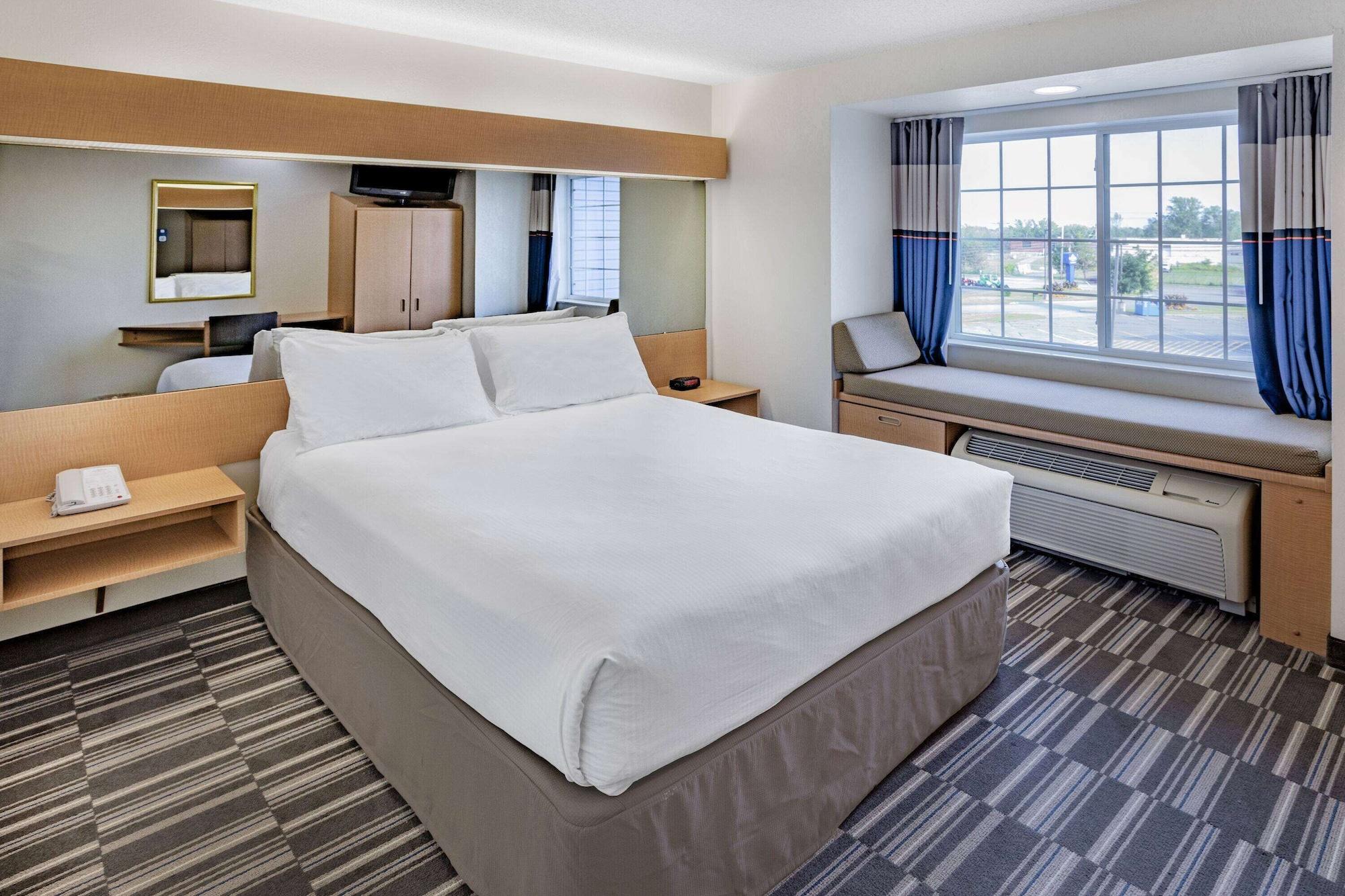Microtel Inn & Suites By Wyndham Plattsburgh Esterno foto