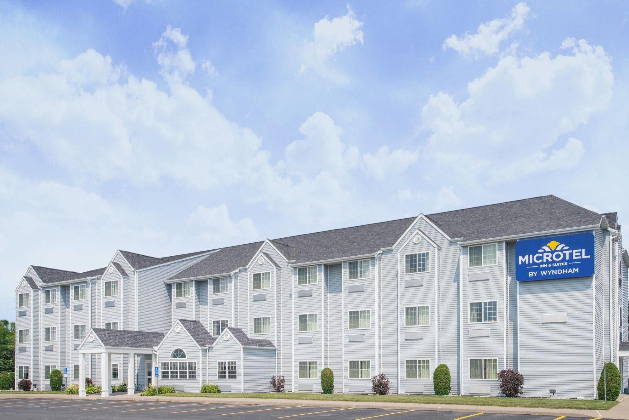Microtel Inn & Suites By Wyndham Plattsburgh Esterno foto